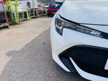 Toyota Corolla 1.8 VVT-h Icon Touring Sports CVT Euro 6 (s/s) 5dr