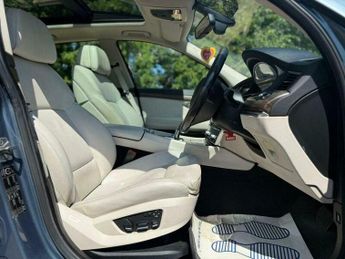 BMW 5 SERIES 4.4 550i V8 SE Touring Steptronic Euro 5 5dr