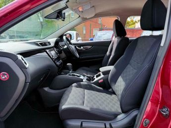 Nissan Qashqai 1.2 DIG-T N-Connecta XTRON 2WD Euro 6 (s/s) 5dr