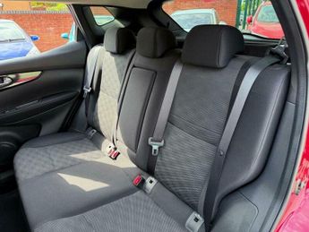 Nissan Qashqai 1.2 DIG-T N-Connecta XTRON 2WD Euro 6 (s/s) 5dr
