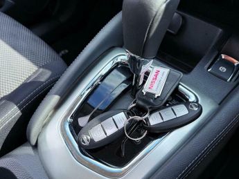 Nissan Qashqai 1.2 DIG-T N-Connecta XTRON 2WD Euro 6 (s/s) 5dr