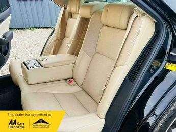 Toyota Crown Royal Saloon G 2.5 Auto Hybrid