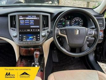 Toyota Crown Royal Saloon G 2.5 Auto Hybrid