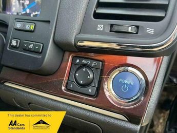 Toyota Crown Royal Saloon G 2.5 Auto Hybrid