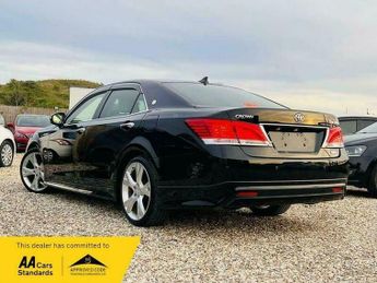 Toyota Crown Royal Saloon G 2.5 Auto Hybrid