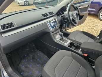 Volkswagen Passat 1.4 TSI BlueMotion Tech SE DSG Euro 5 (s/s) 5dr