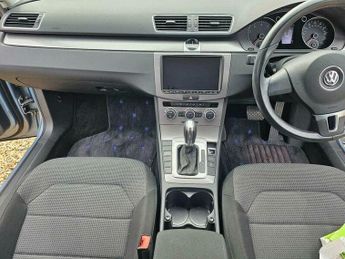 Volkswagen Passat 1.4 TSI BlueMotion Tech SE DSG Euro 5 (s/s) 5dr