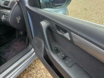 Volkswagen Passat 1.4 TSI BlueMotion Tech SE DSG Euro 5 (s/s) 5dr