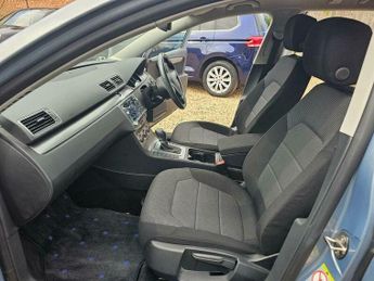 Volkswagen Passat 1.4 TSI BlueMotion Tech SE DSG Euro 5 (s/s) 5dr