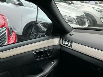 Mercedes-Benz E Class 3.0 E350 CDI V6 BlueEfficiency Sport G-Tronic Euro 5 4dr