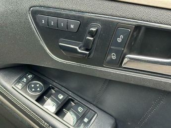 Mercedes-Benz E Class 3.0 E350 CDI V6 BlueEfficiency Sport G-Tronic Euro 5 4dr