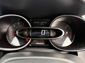 Renault Clio 1.5 dCi Iconic EDC Euro 6 5dr 88BHP
