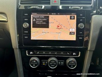 Volkswagen Golf R 2.0 TSI DSG [4X SERVICES, SAT NAV, LEATHER, HEATED SEATS & REV
