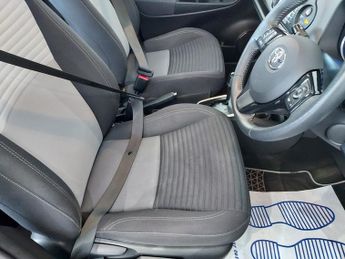 Toyota Yaris VVT-I ICON TECH