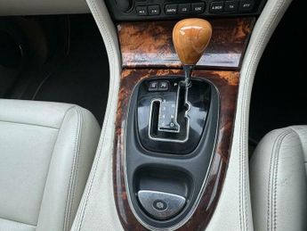 Jaguar XJ 3.0 SE 4dr