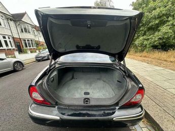 Jaguar XJ 3.0 SE 4dr