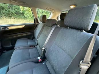 Toyota Avensis Verso 2.0 VVT-i T3 5dr