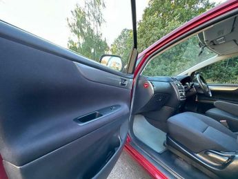 Toyota Avensis Verso 2.0 VVT-i T3 5dr