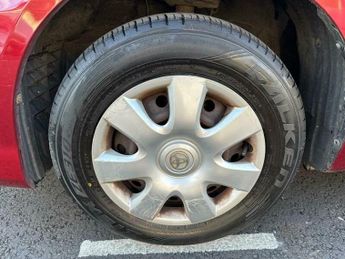 Toyota Avensis Verso 2.0 VVT-i T3 5dr