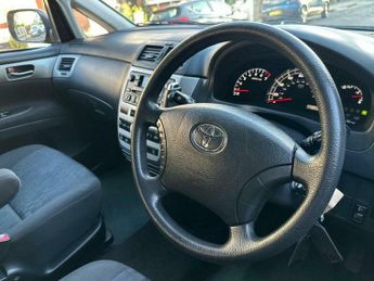 Toyota Avensis Verso 2.0 VVT-i T3 5dr