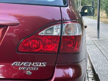 Toyota Avensis Verso 2.0 VVT-i T3 5dr