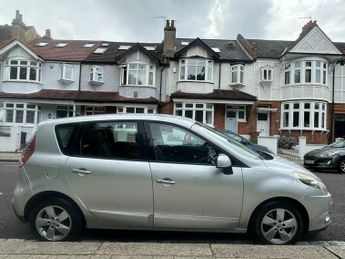 Renault Scenic 2.0 VVT Dynamique TomTom CVT Euro 5 5dr