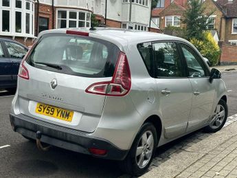 Renault Scenic 2.0 VVT Dynamique TomTom CVT Euro 5 5dr