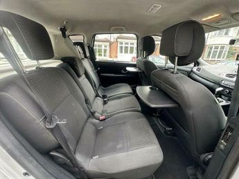 Renault Scenic 2.0 VVT Dynamique TomTom CVT Euro 5 5dr