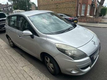 Renault Scenic 2.0 VVT Dynamique TomTom CVT Euro 5 5dr