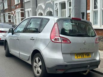 Renault Scenic 2.0 VVT Dynamique TomTom CVT Euro 5 5dr