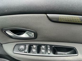 Renault Scenic 2.0 VVT Dynamique TomTom CVT Euro 5 5dr