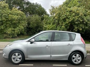 Renault Scenic 2.0 VVT Dynamique TomTom CVT Euro 5 5dr