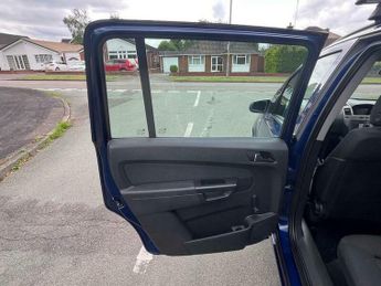 Vauxhall Zafira 1.8 16V Life Easytronic Euro 4 5dr