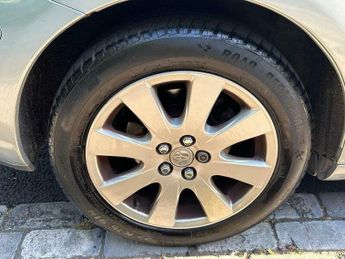Toyota Avensis 1.8 VVT-i TR 5dr