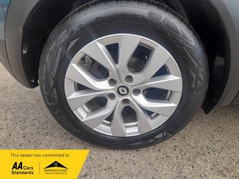 Renault Captur 1.6 E-TECH Iconic Edition Auto Euro 6 (s/s) 5dr,1 OWNER, FULL HI