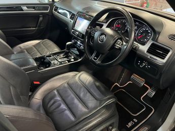 Volkswagen Touareg 3.0 TDI V6 BlueMotion Tech R-Line Plus Tiptronic 4WD Euro 6 (s/s