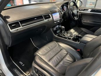 Volkswagen Touareg 3.0 TDI V6 BlueMotion Tech R-Line Plus Tiptronic 4WD Euro 6 (s/s