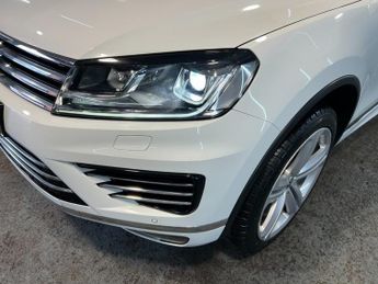 Volkswagen Touareg 3.0 TDI V6 BlueMotion Tech R-Line Plus Tiptronic 4WD Euro 6 (s/s