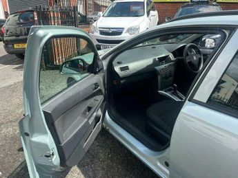 Vauxhall Astra 1.8i 16v Life 5dr