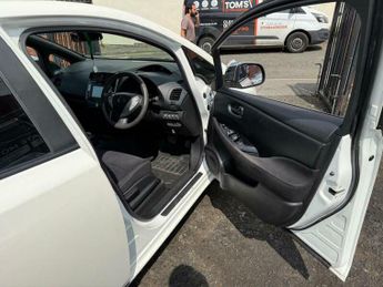 Nissan Leaf 24kWh Acenta Auto 5dr