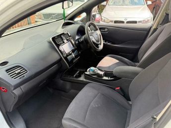 Nissan Leaf 24kWh Acenta Auto 5dr
