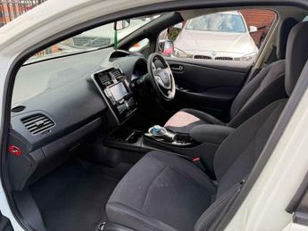 Nissan Leaf 24kWh Acenta Auto 5dr