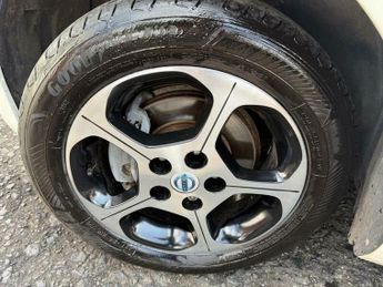 Nissan Leaf 24kWh Acenta Auto 5dr