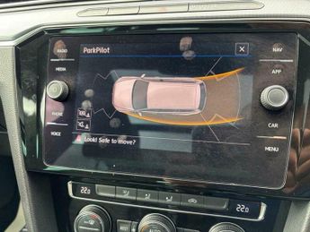 Volkswagen Passat 2.0 TDI R-Line DSG Euro 6 (s/s) 5dr