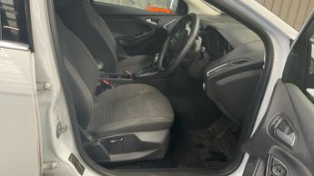 Ford Focus 1.6 Titanium Hatchback 5dr Petrol Powershift Euro 6 (125 ps)