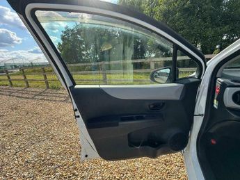 Toyota Yaris 1.3 Petrol Auto