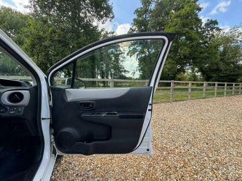 Toyota Yaris 1.3 Petrol Auto