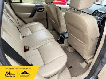 Land Rover Freelander 2.2 SD4 HSE SUV 5dr Diesel CommandShift 4WD Euro 5 (190 ps)