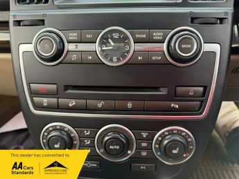 Land Rover Freelander 2.2 SD4 HSE SUV 5dr Diesel CommandShift 4WD Euro 5 (190 ps)