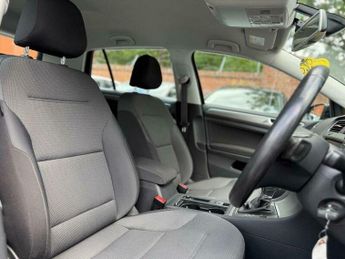 Volkswagen Golf 1.2 TSI BlueMotion Tech S DSG Euro 5 (s/s) 5dr